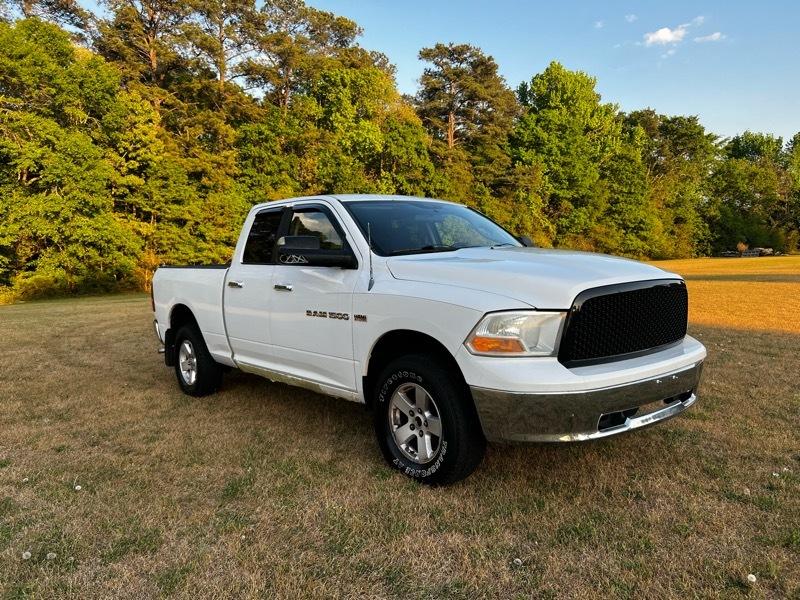 RAM 1500 4WD Crew Cab 140.5" SLT 2011