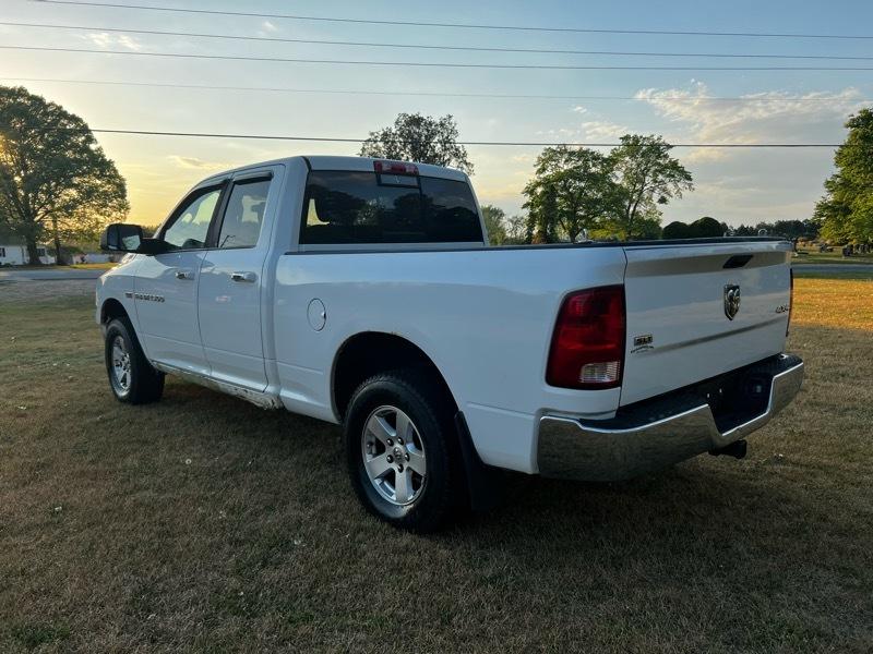 RAM 1500 4WD Crew Cab 140.5" SLT 2011