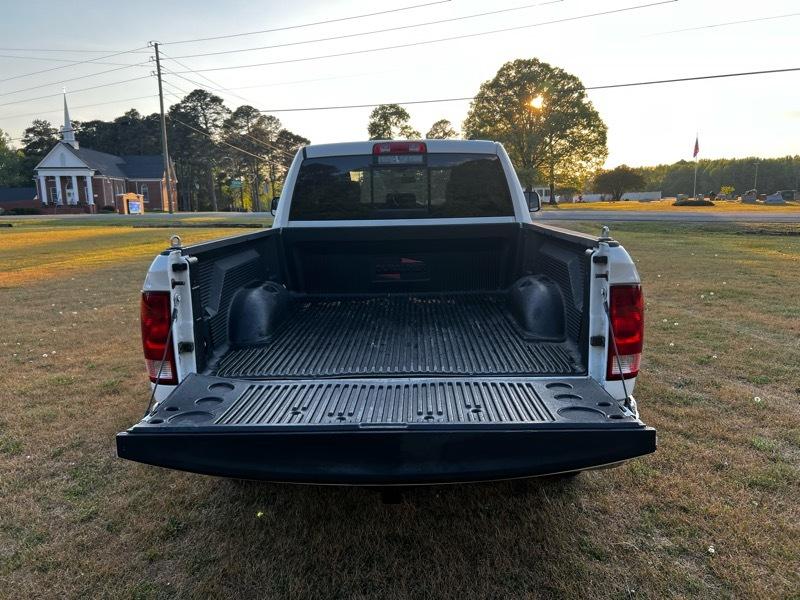 RAM 1500 4WD Crew Cab 140.5" SLT 2011