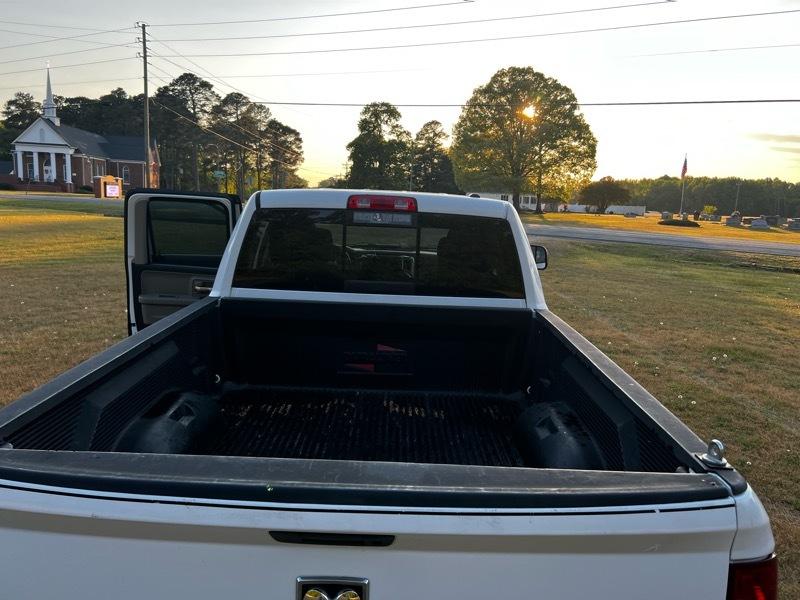 RAM 1500 4WD Crew Cab 140.5" SLT 2011