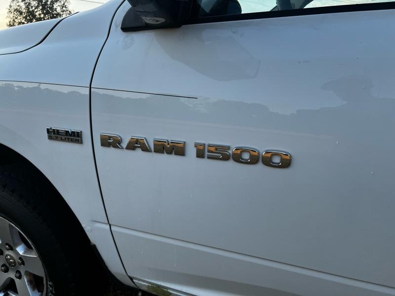 RAM 1500 4WD Crew Cab 140.5" SLT 2011