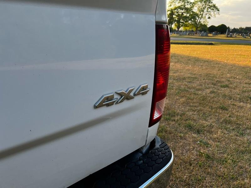 RAM 1500 4WD Crew Cab 140.5" SLT 2011