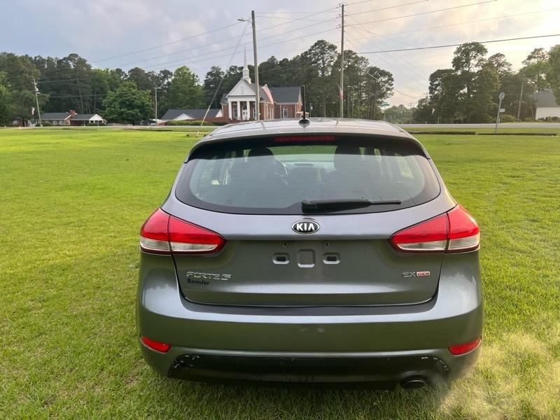 Kia Forte 5-Door EX 2016