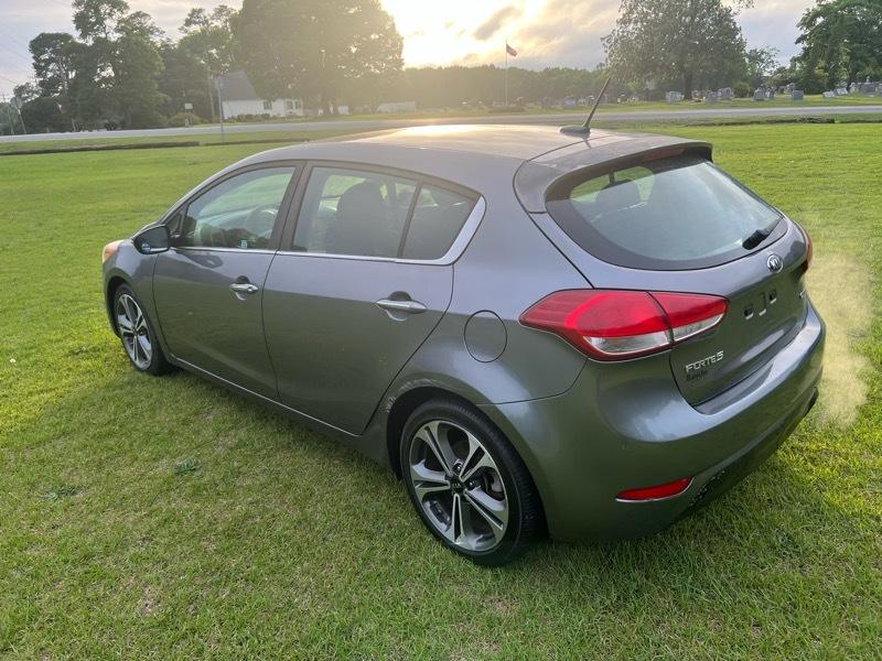 Kia Forte 5-Door EX 2016