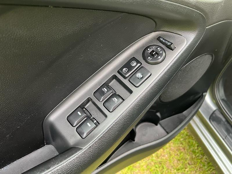 Kia Forte 5-Door EX 2016