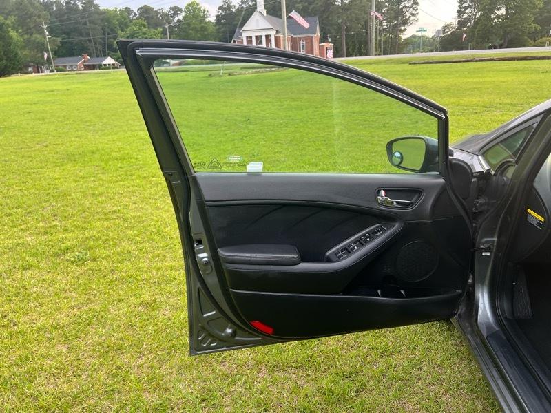 Kia Forte 5-Door EX 2016
