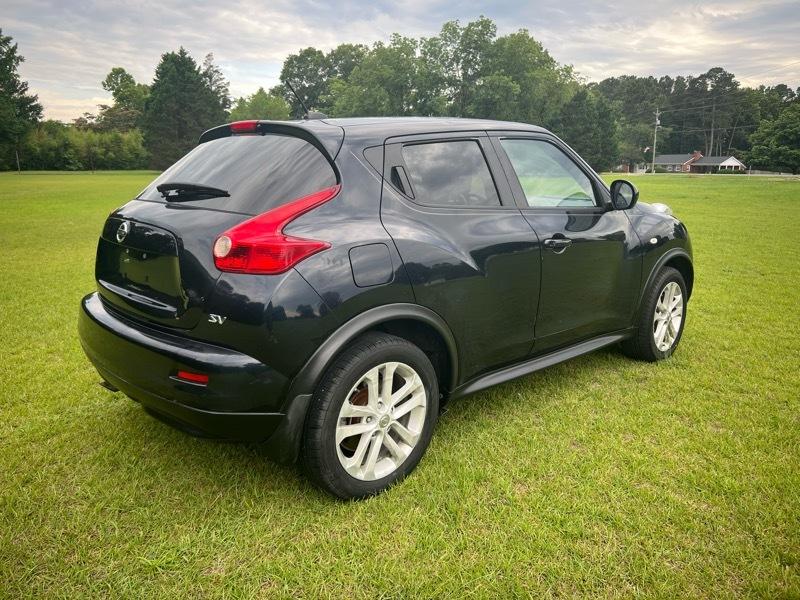 Nissan Juke AWD SV 2012