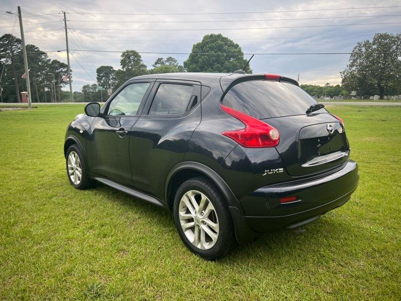Nissan Juke AWD SV 2012