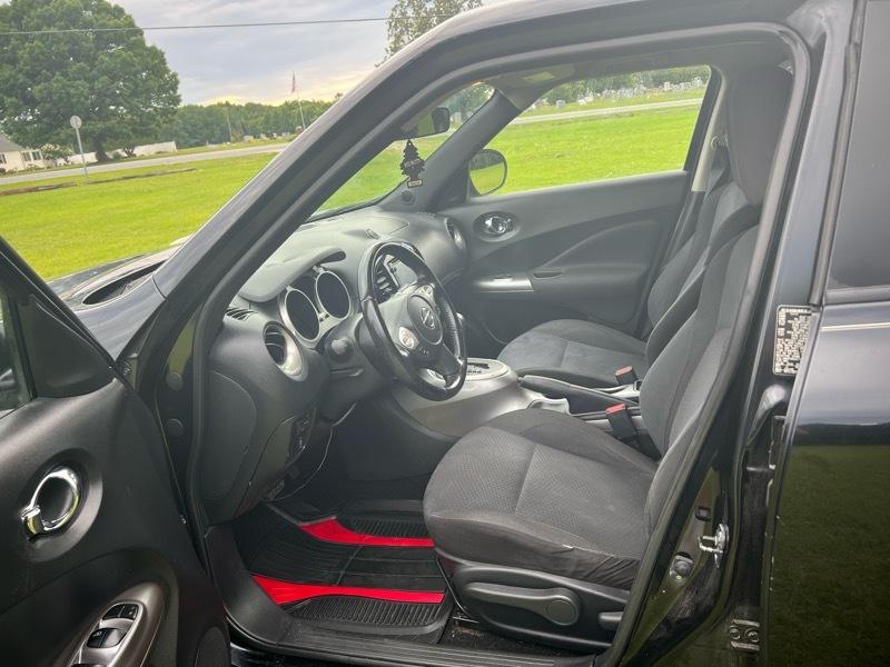 Nissan Juke AWD SV 2012