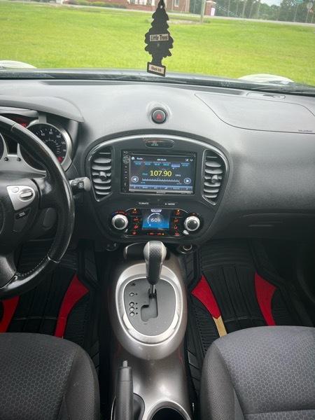 Nissan Juke AWD SV 2012