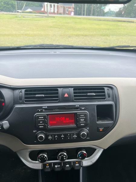 Kia Rio LX 2015