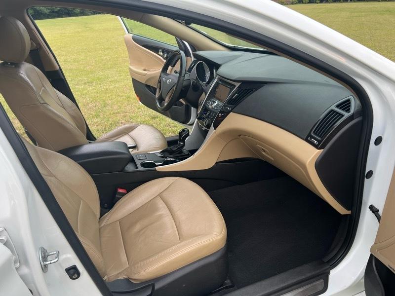 Hyundai Sonata Limited Auto 2011