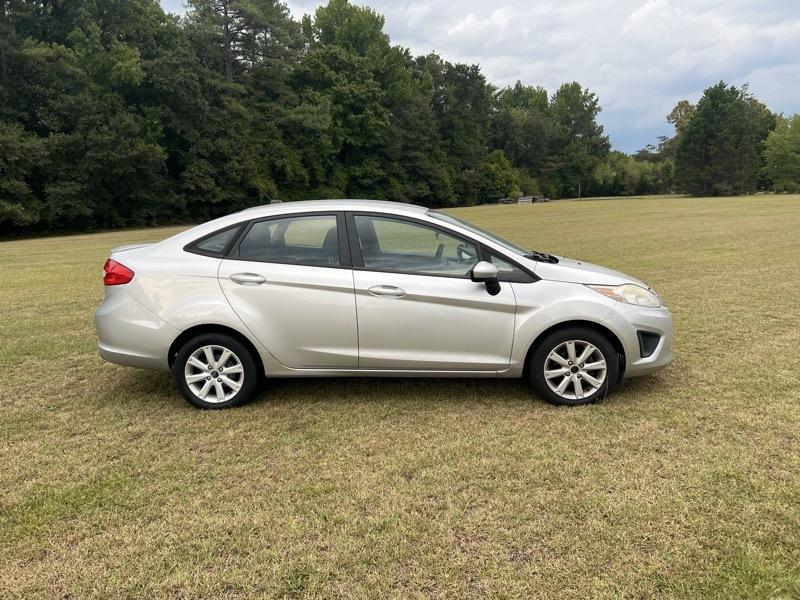 2011 Ford Fiesta SE - Photo 6