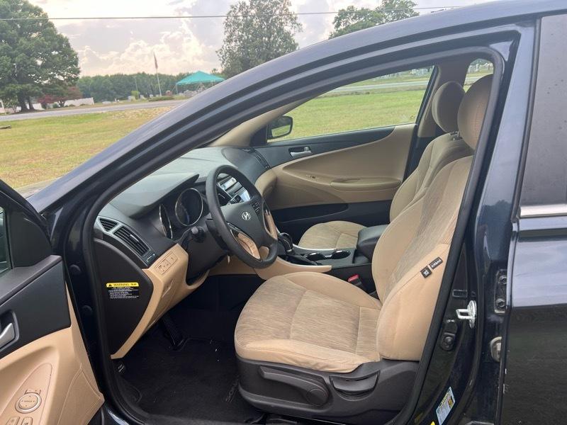 Hyundai Sonata 4dr Sdn 2.4L Auto GLS 2012