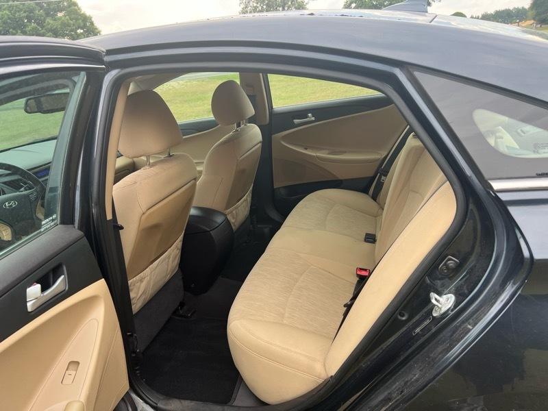 Hyundai Sonata 4dr Sdn 2.4L Auto GLS 2012