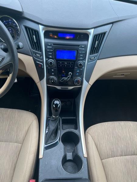 Hyundai Sonata 4dr Sdn 2.4L Auto GLS 2012