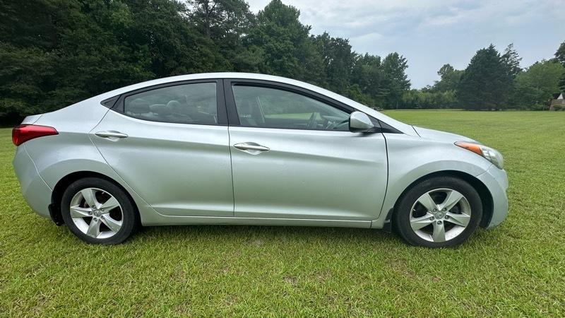 Hyundai ELANTRA GLS/SE/  2013