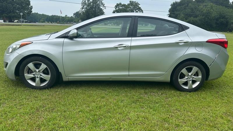 Hyundai ELANTRA GLS/SE/  2013