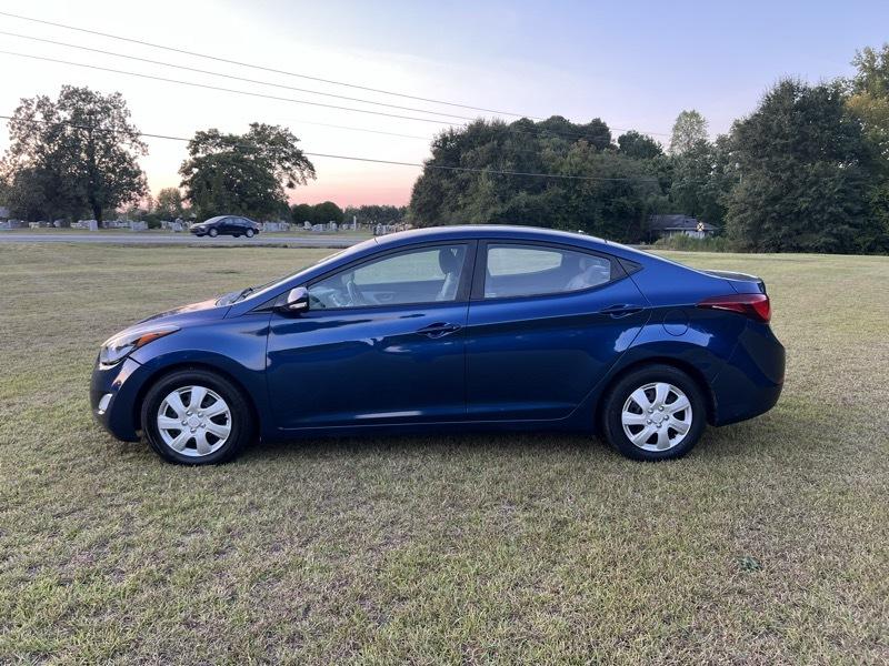 Hyundai Elantra SE 6AT 2016