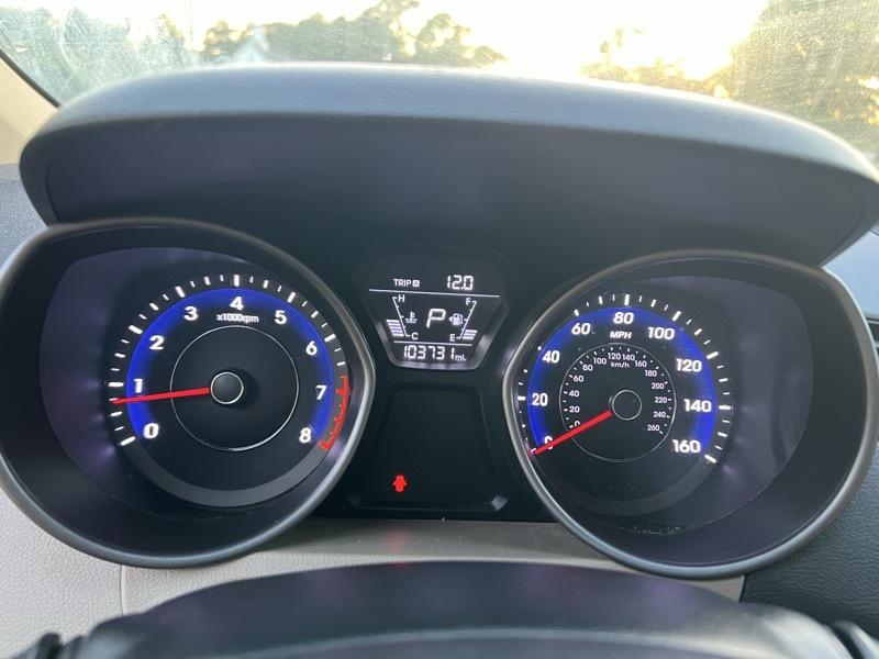 Hyundai Elantra SE 6AT 2016
