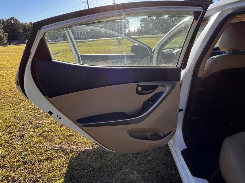Hyundai Elantra Limited 4D Sedan 2013