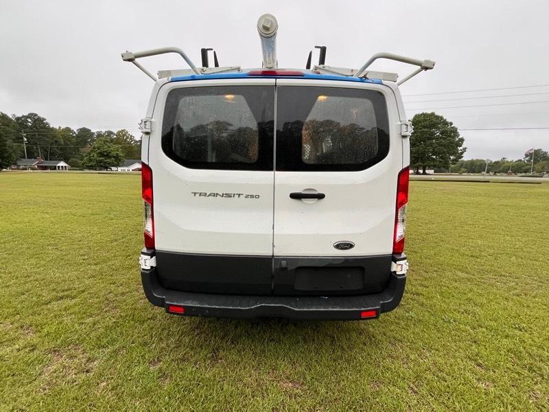Ford Transit 250 Van Low Roof 60/40 Pass.130-in. WB 2016
