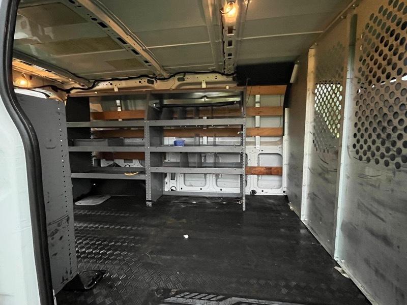 Ford Transit 250 Van Low Roof 60/40 Pass.130-in. WB 2016