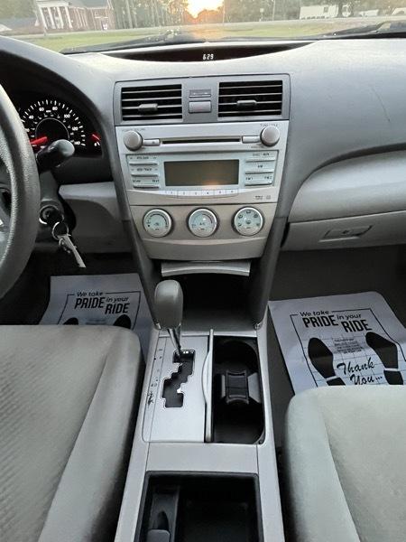 Toyota Camry XLE 5-Spd AT 2009