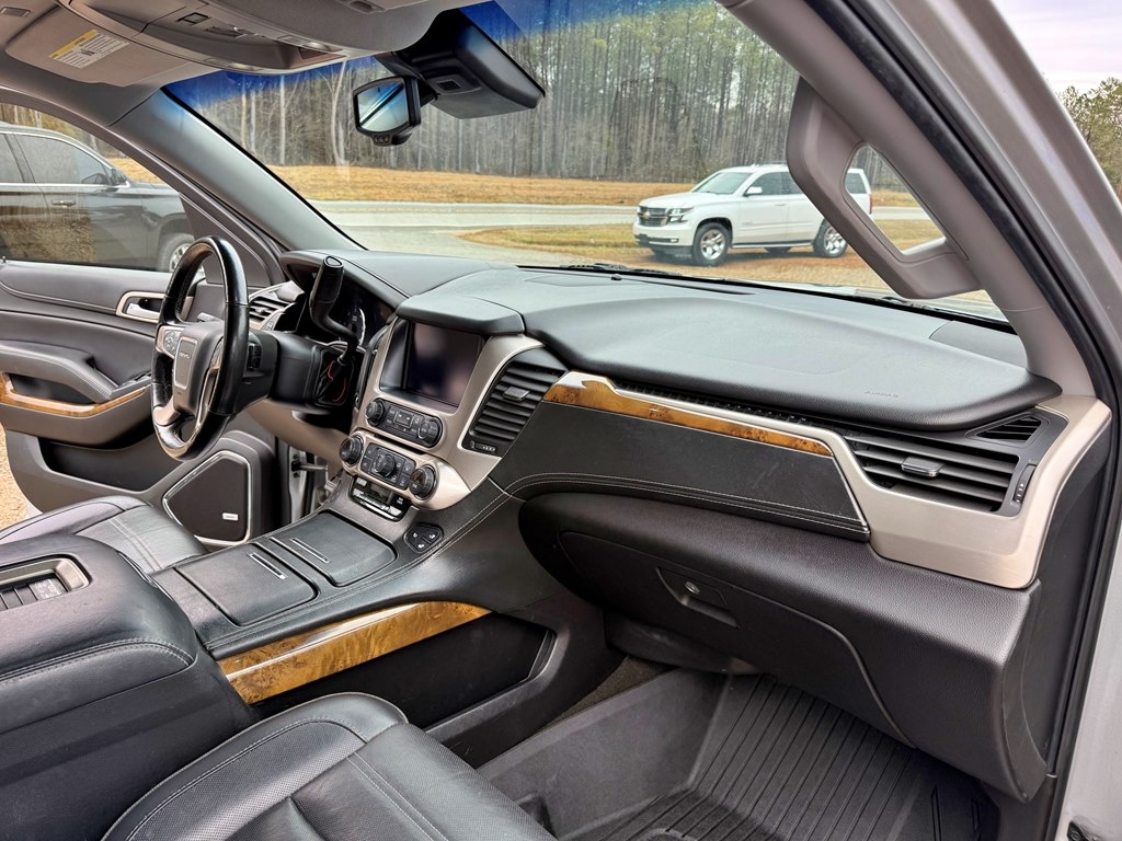 GMC Yukon Denali  2017