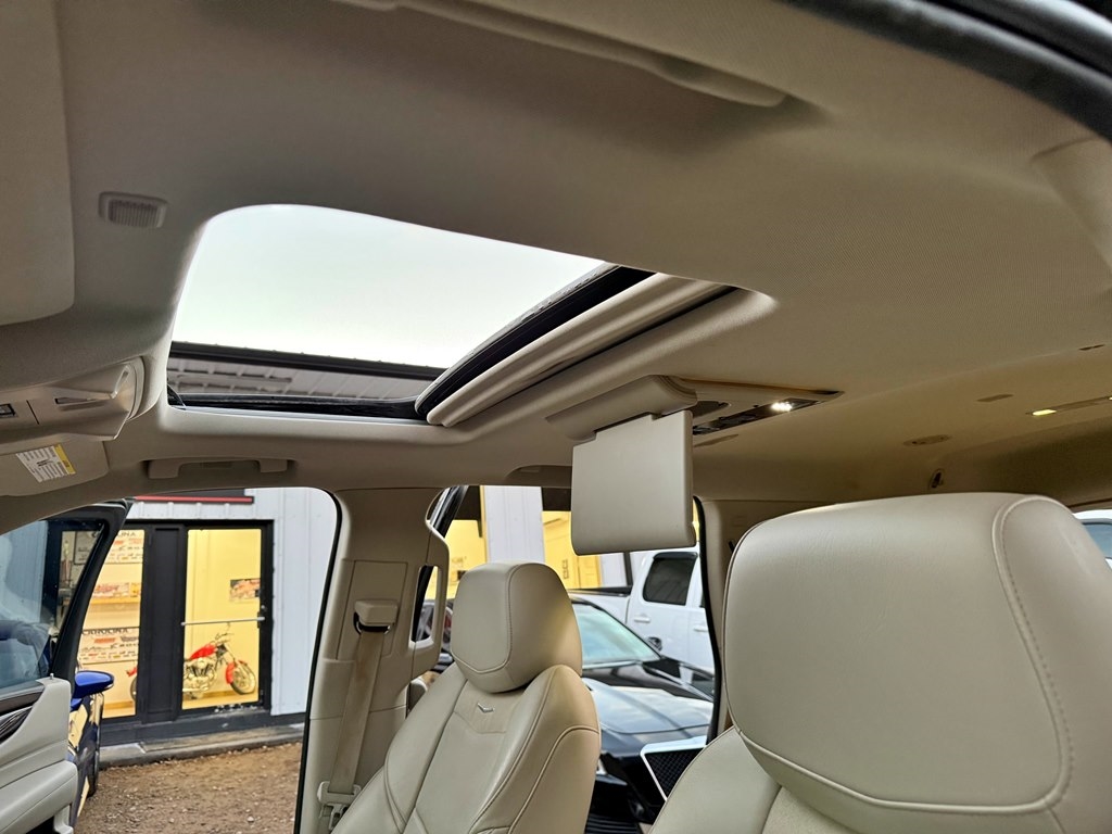 Cadillac Escalade  2016