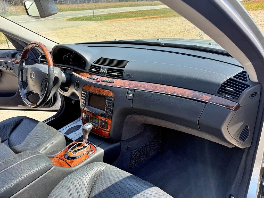 Mercedes-Benz S-Class  2005