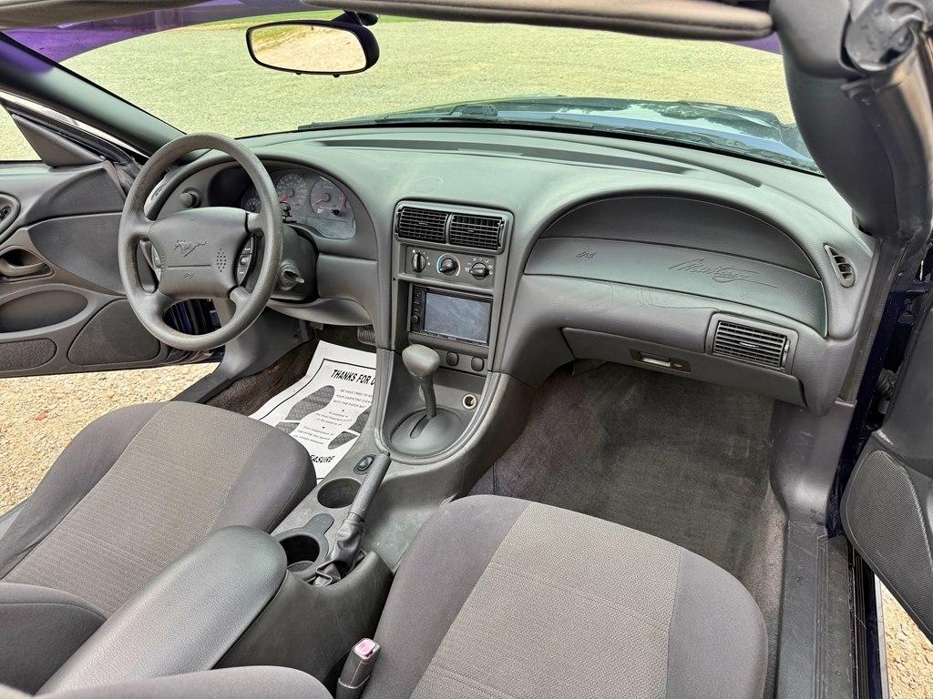 Ford Mustang  2002