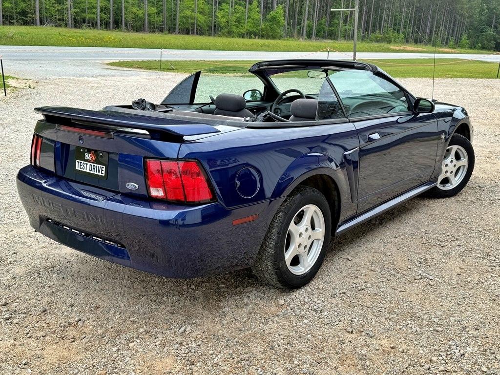 Ford Mustang  2002