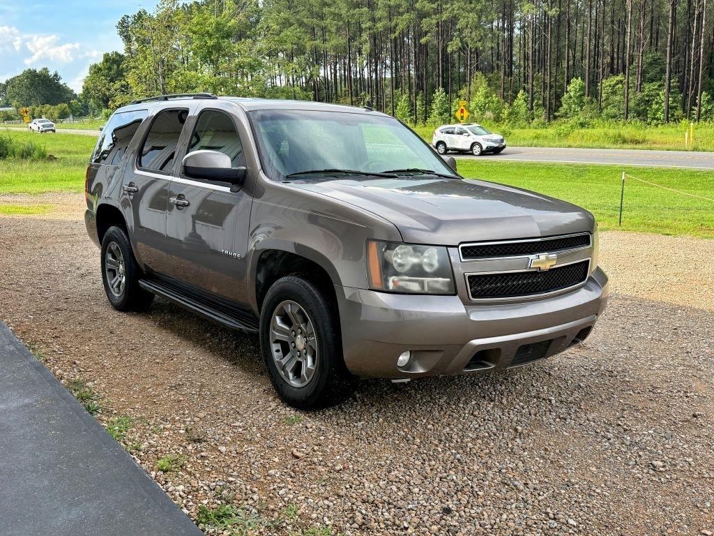 Chevrolet Tahoe  2011