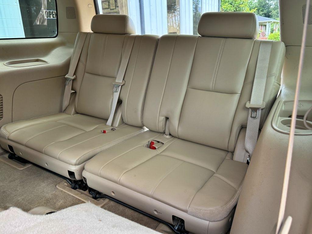 Chevrolet Tahoe  2011
