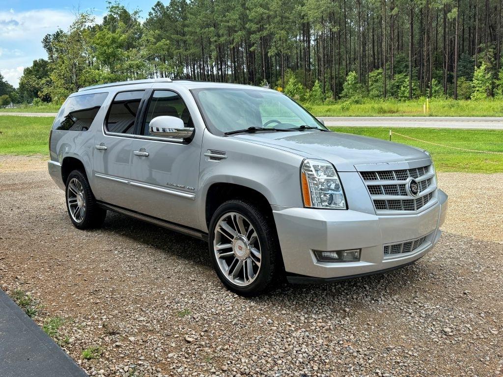 Cadillac Escalade  2013