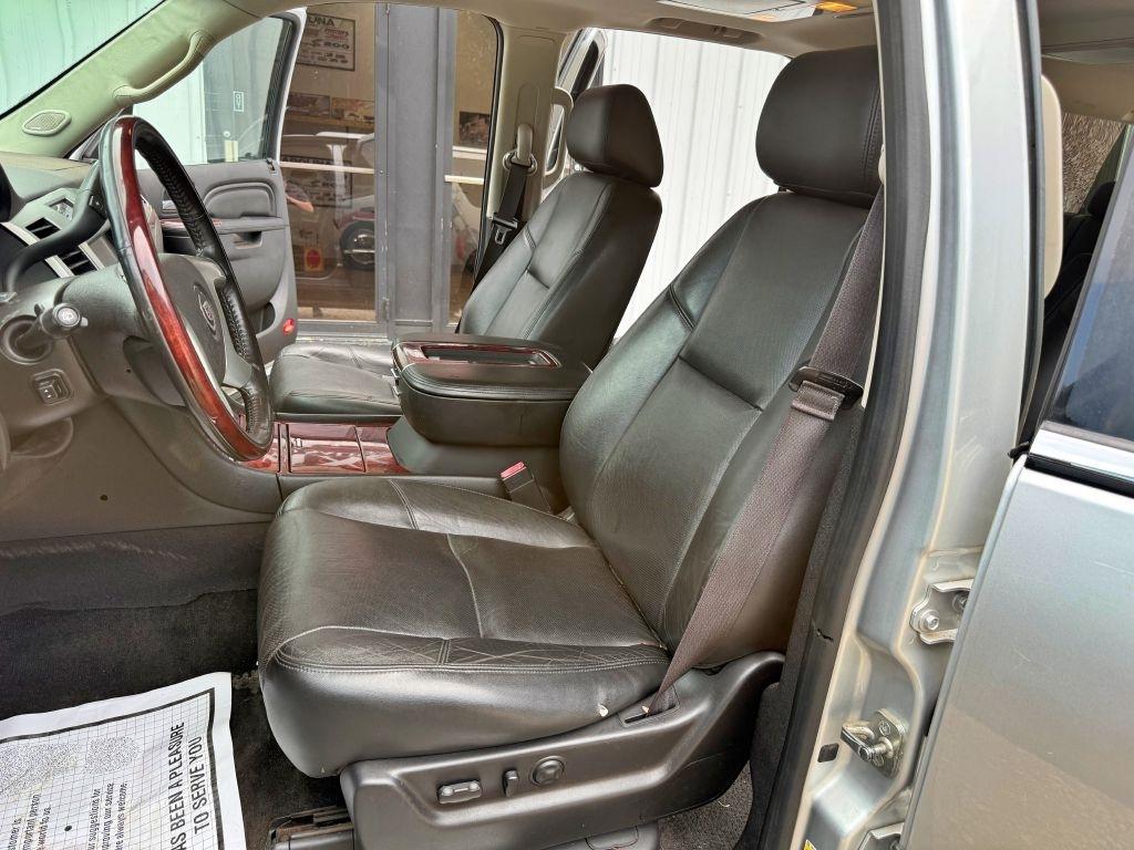 Cadillac Escalade  2013