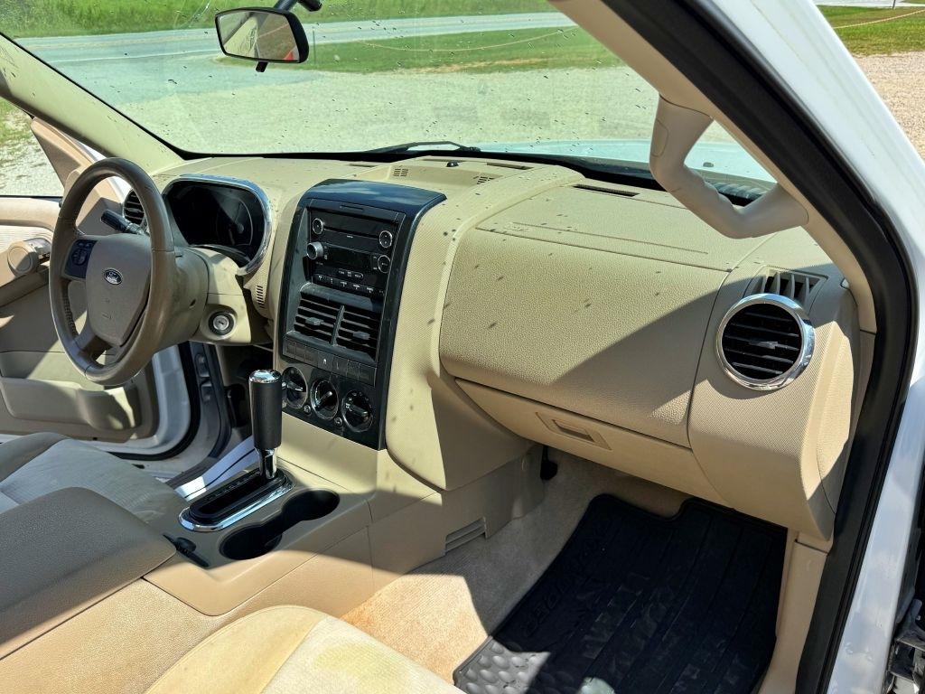 Ford Explorer  2010