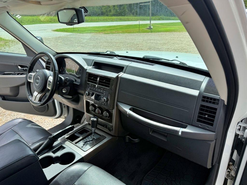 Jeep Liberty  2012