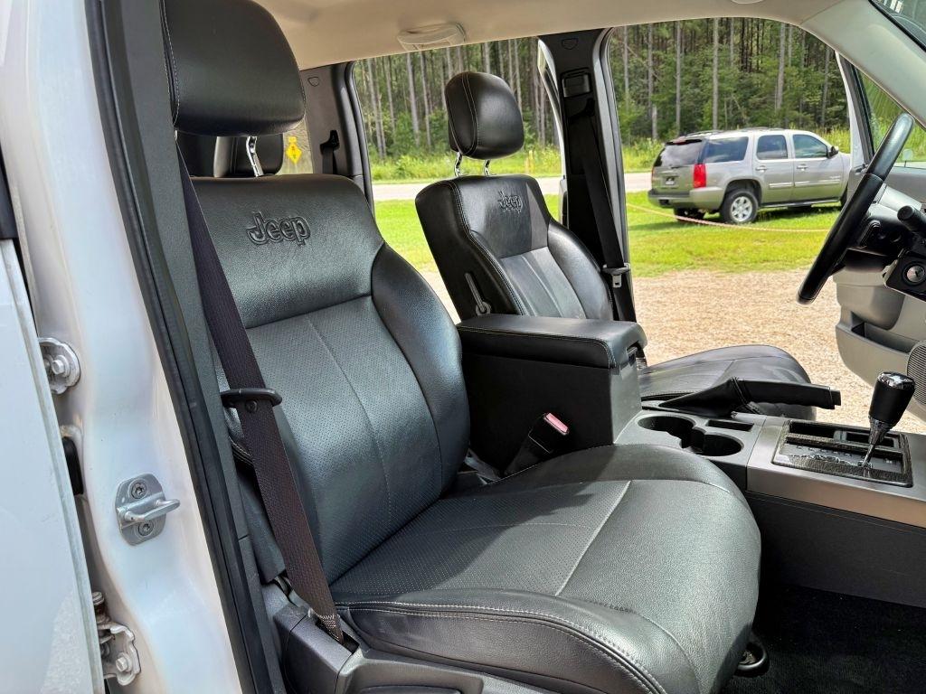 Jeep Liberty  2012