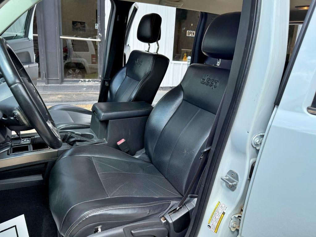 Jeep Liberty  2012