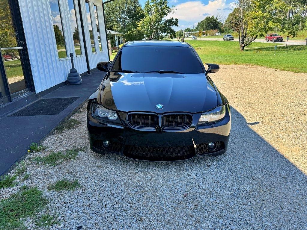 BMW 3-Series  2011