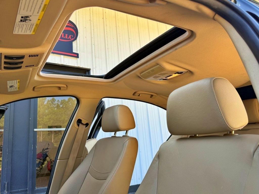 BMW 3-Series  2011