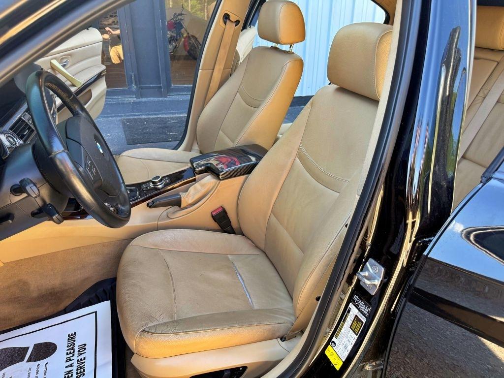BMW 3-Series  2011