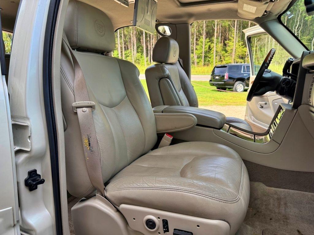 Cadillac Escalade  2004