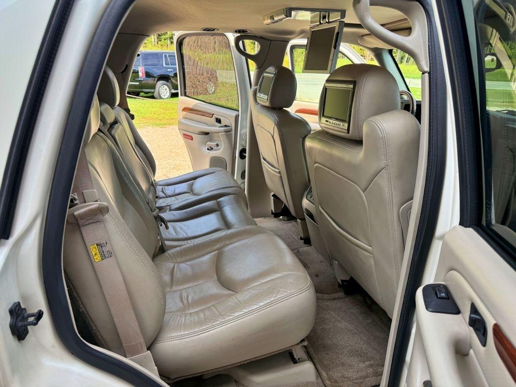 Cadillac Escalade  2004