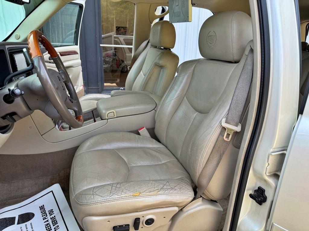 Cadillac Escalade  2004