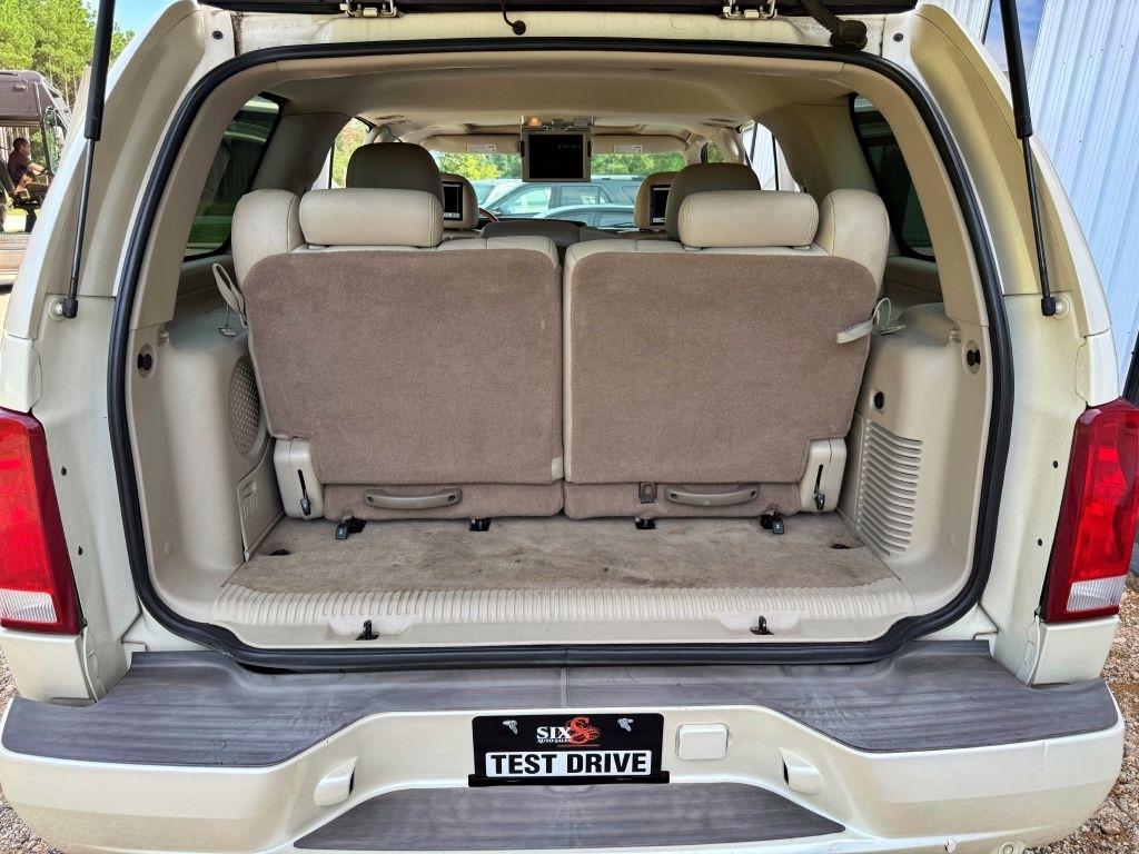 Cadillac Escalade  2004