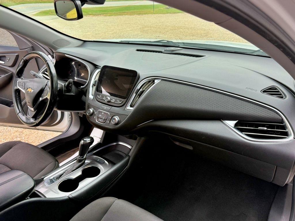 Chevrolet Malibu  2018
