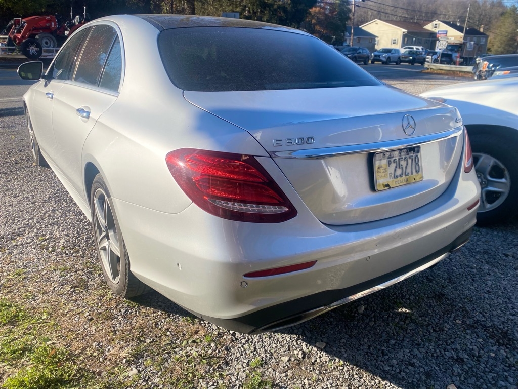 Mercedes-Benz E-Class E300 Luxury 4MATIC Sedan 2017